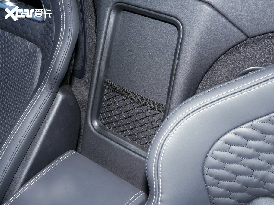 2023ݱF-TYPE P300 R-Dynamic Black 