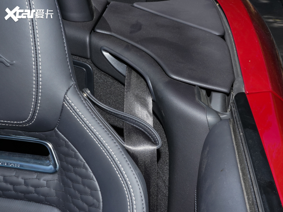 2023ݱF-TYPE P300 R-Dynamic Black 