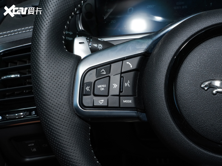 2023ݱF-TYPE P300 R-Dynamic Black 