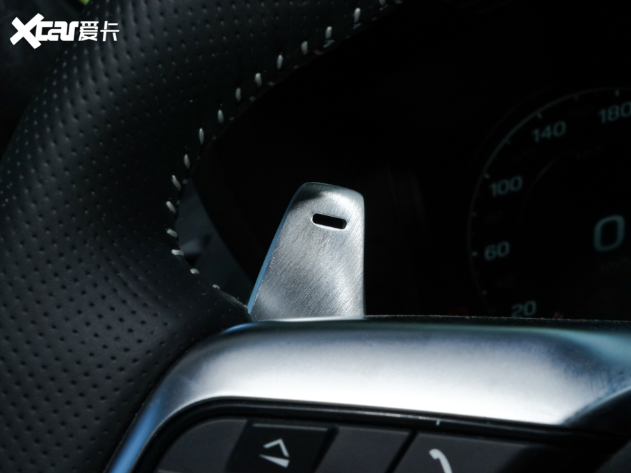 2023ݱF-TYPE P300 R-Dynamic Black 