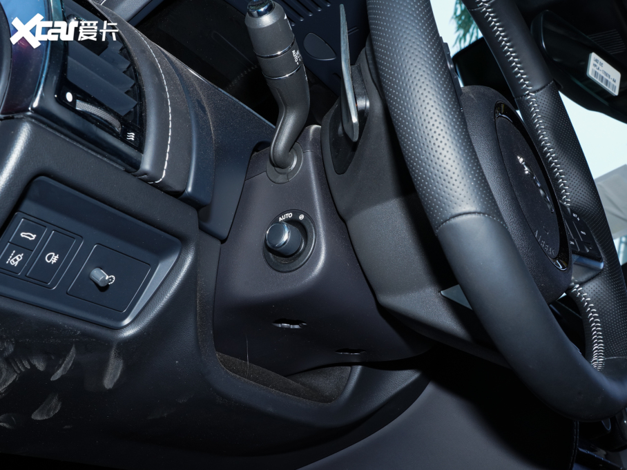 2023ݱF-TYPE P300 R-Dynamic Black 