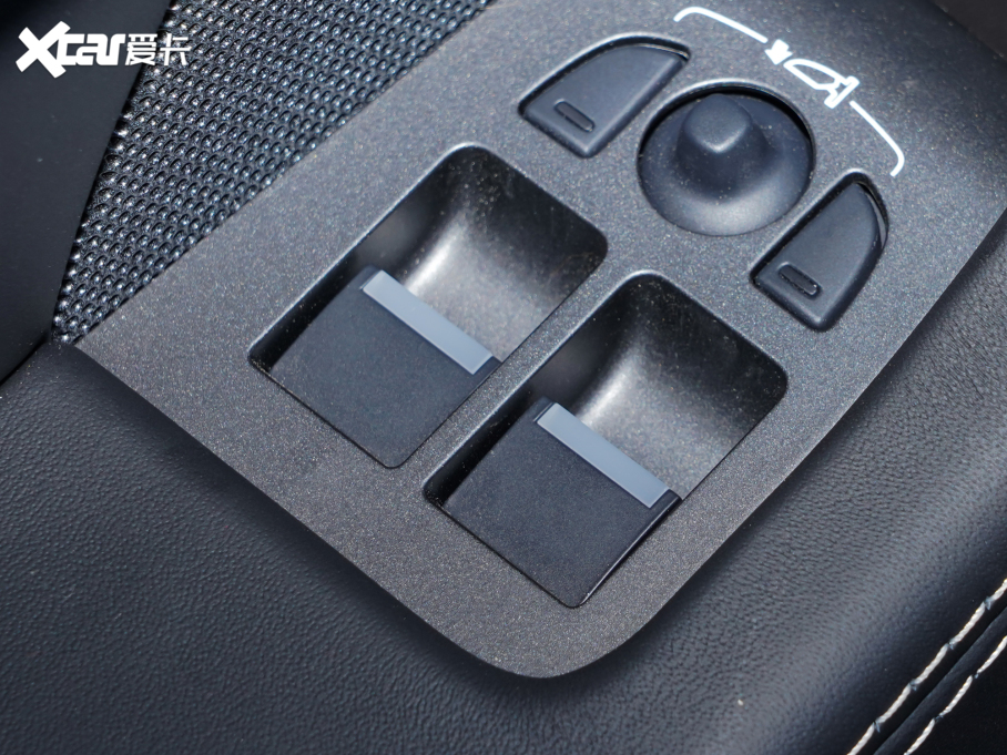 2023ݱF-TYPE P300 R-Dynamic Black 