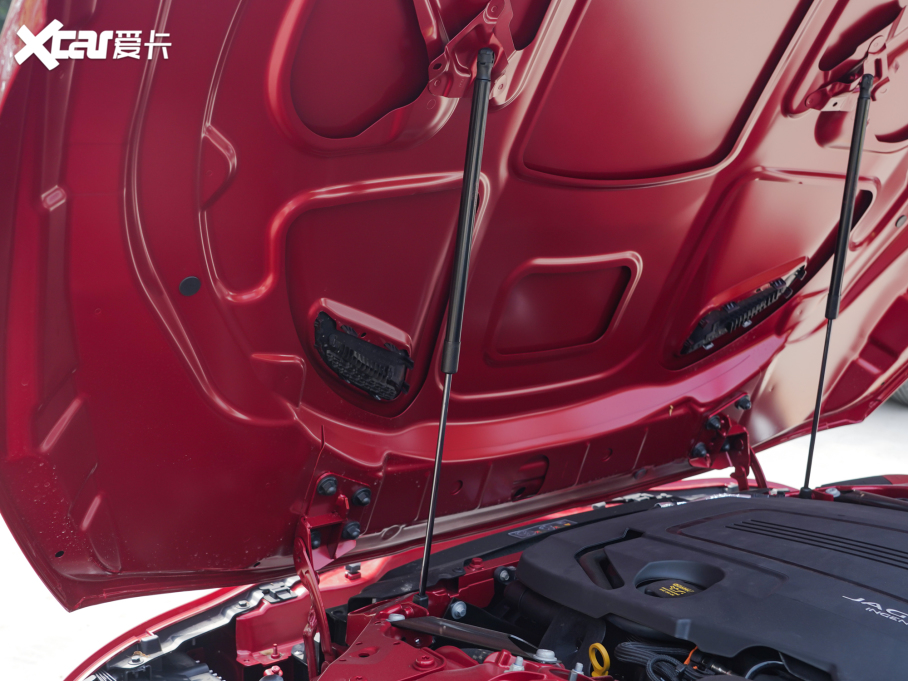 2023��ݱ�F-TYPE P300 R-Dynamic Black �����