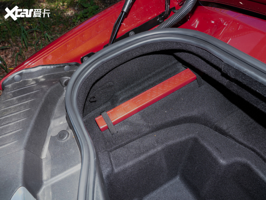 2023ݱF-TYPE P300 R-Dynamic Black 