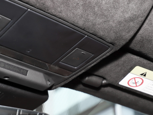 2023P300 R-Dynamic Black Ӳ픰 п؅^