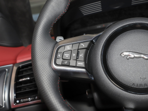 2023P300 R-Dynamic Black Ӳ픰 п؅^