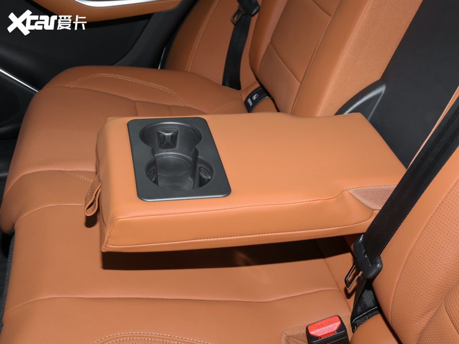 2023ݱF-PACE P400 SPORT