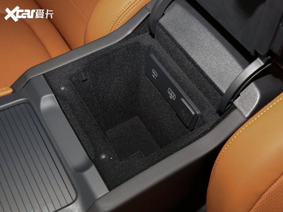 2023ݱF-PACE P400 SPORT