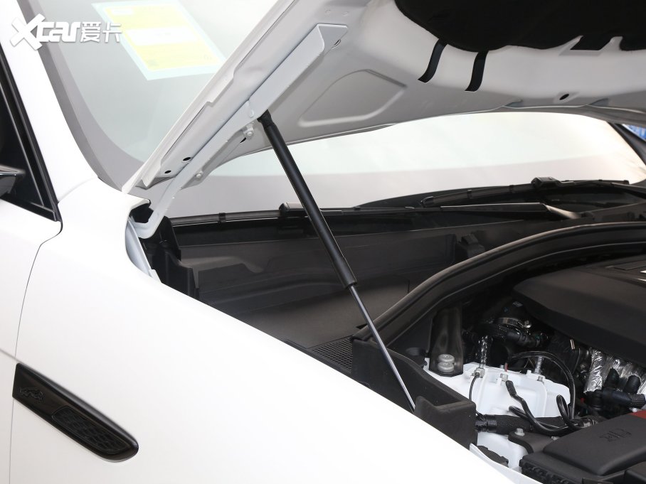 2023ݱF-PACE P400 SPORT