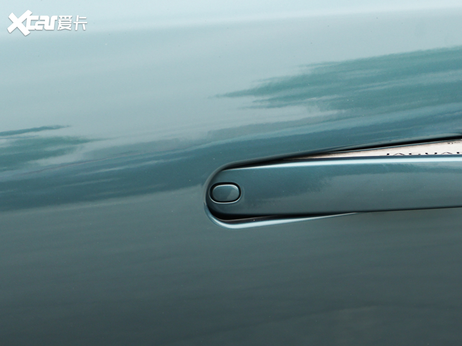 2024ݱF-TYPE P300 75س 