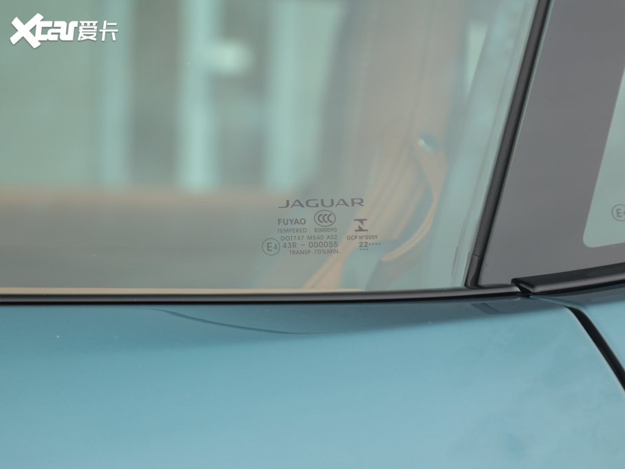 2024ݱF-TYPE P300 75س 