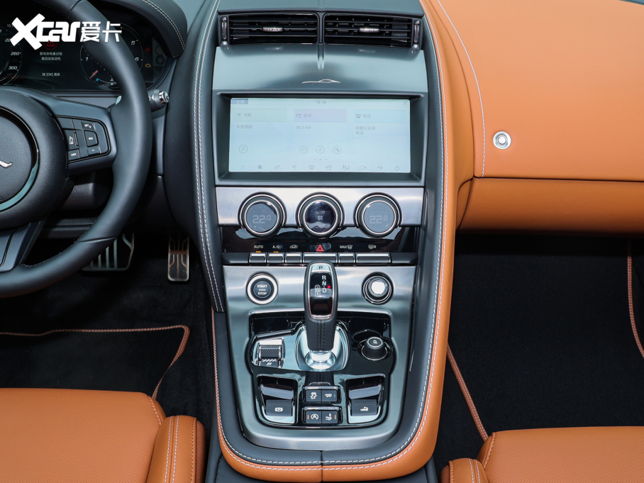 2024ݱF-TYPE P300 75س 