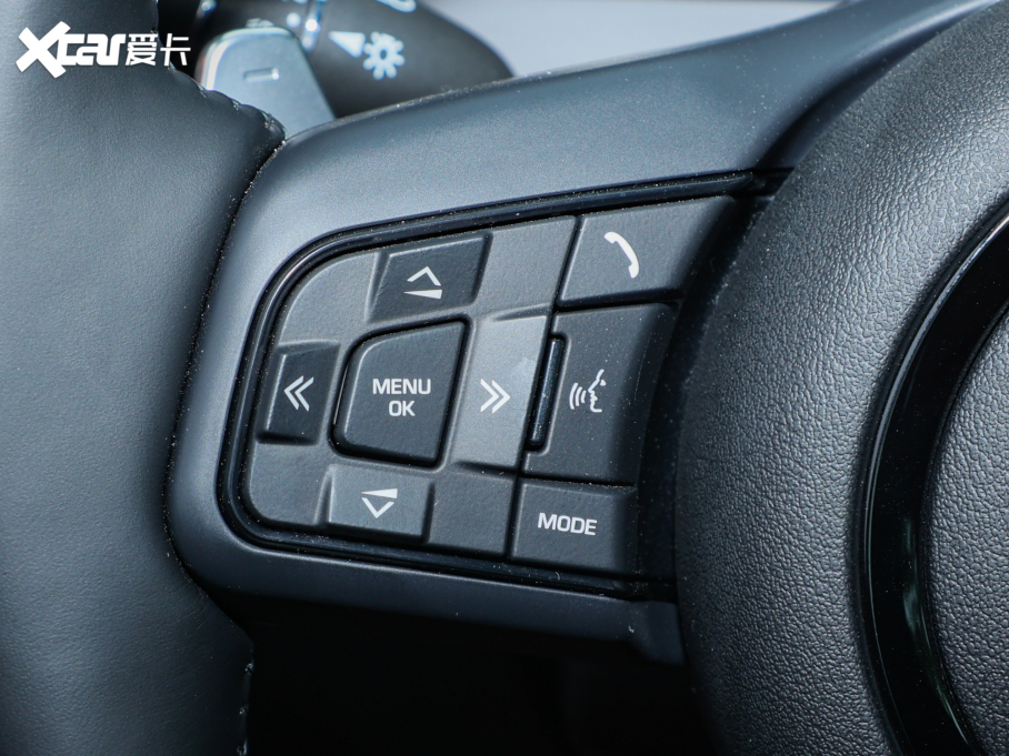 2024ݱF-TYPE P300 75س 