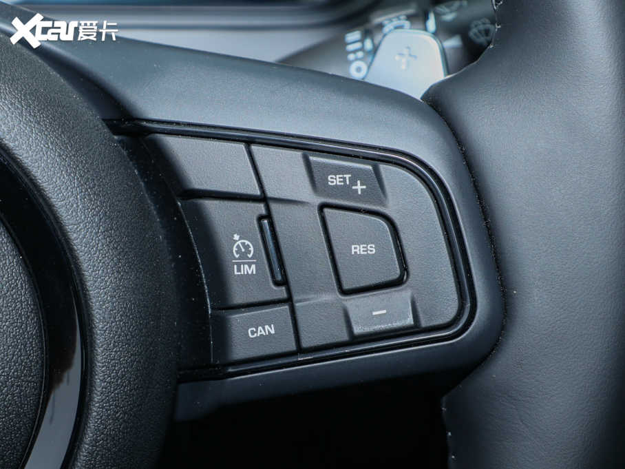 2024ݱF-TYPE P300 75س 