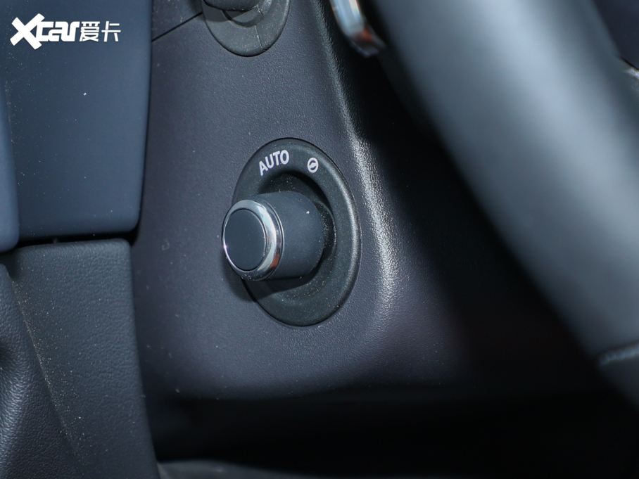 2024ݱF-TYPE P300 75س 