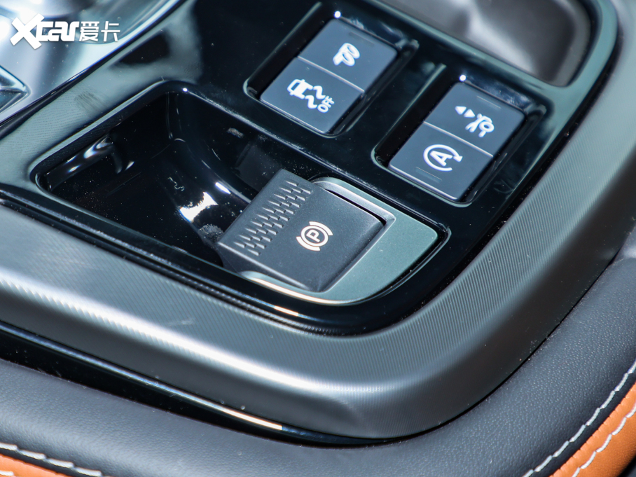 2024��ݱ�F-TYPE P300 75������Ӳ픰�