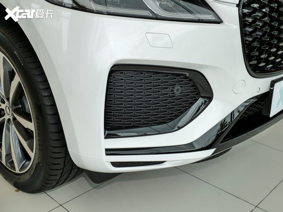 2024ݱF-PACE P250 R-Dynamic SE