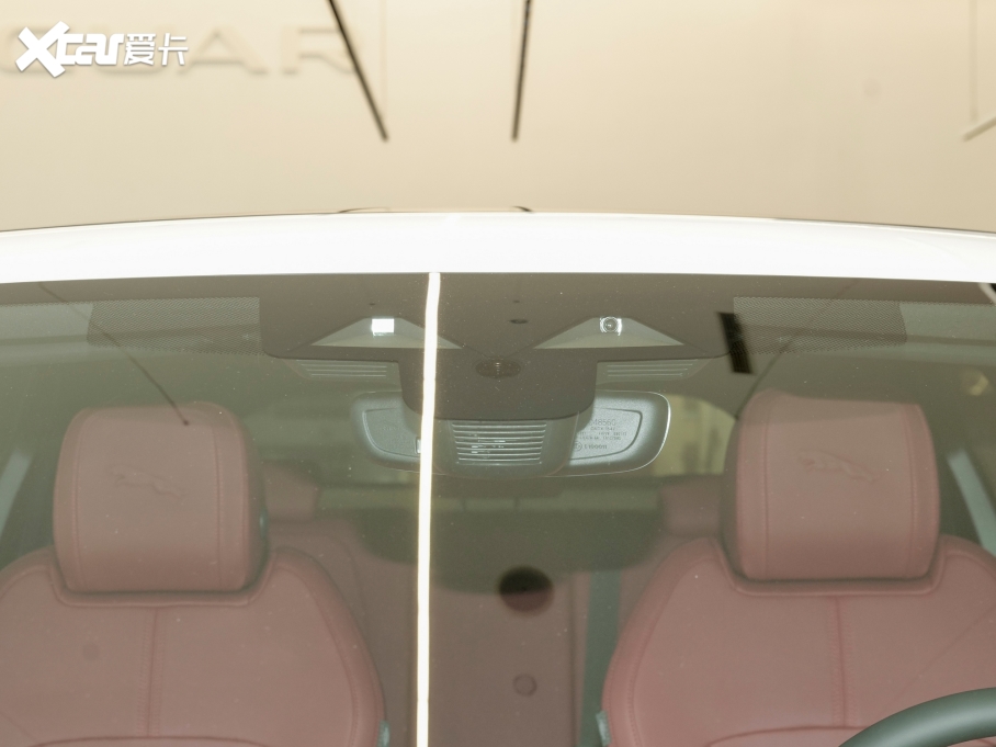 2024ݱF-PACE P250 R-Dynamic SE