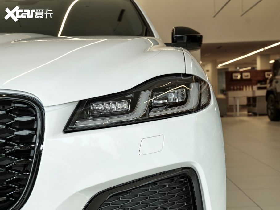 2024ݱF-PACE P250 R-Dynamic SE