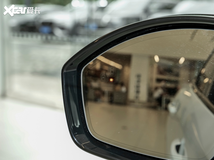 2024ݱF-PACE P250 R-Dynamic SE