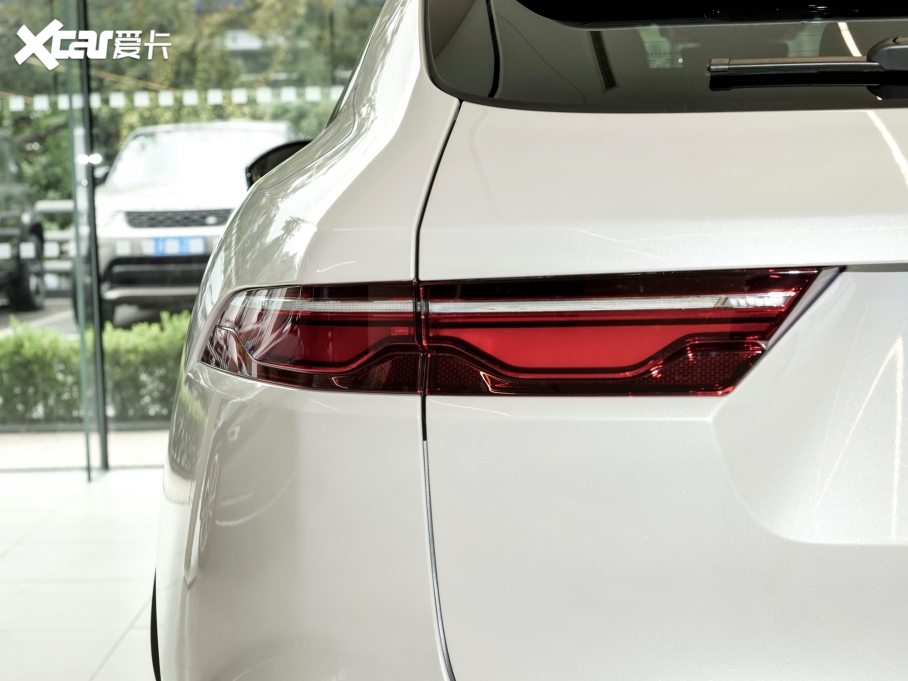 2024ݱF-PACE P250 R-Dynamic SE