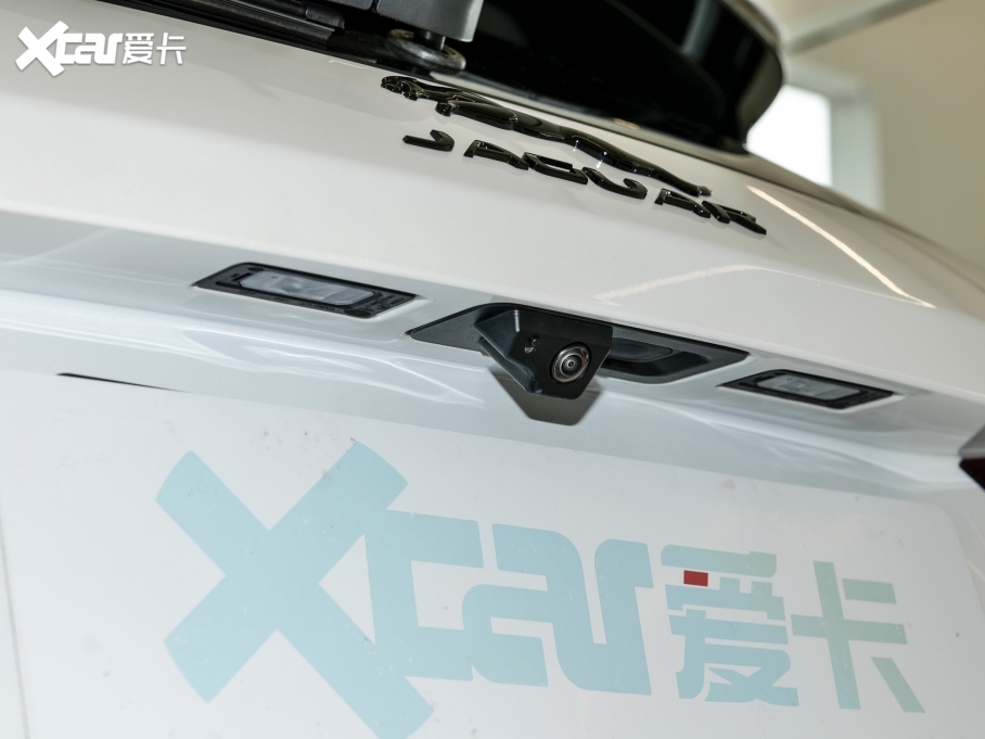 2024ݱF-PACE P250 R-Dynamic SE