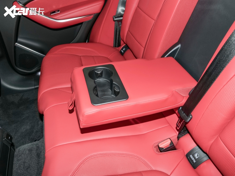 2024ݱF-PACE P250 R-Dynamic SE