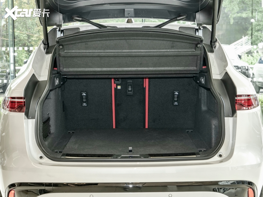 2024ݱF-PACE P250 R-Dynamic SE