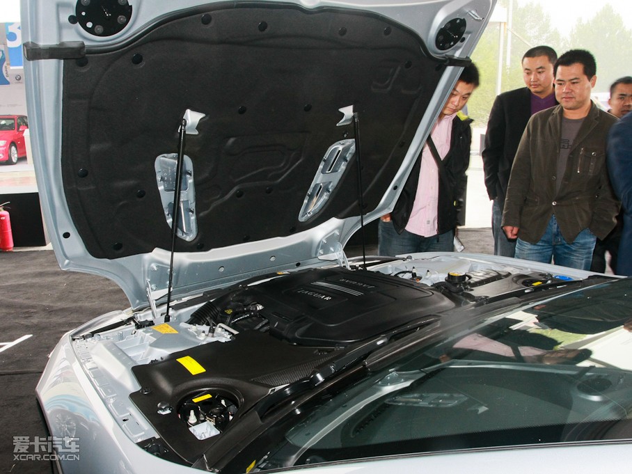 2009ݱXK R 5.0L V8 Cе