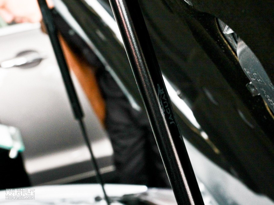 2009ݱXK R 5.0L V8 C(j)е