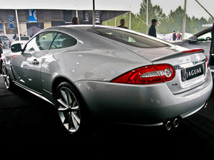 2009R 5.0L V8 Cе w^