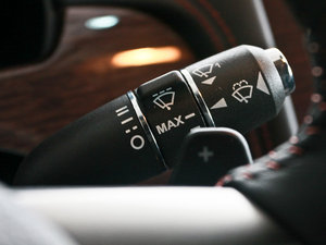 2009R 5.0L V8 Cе п؅^