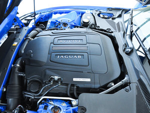 2012款R-S 5.0L 发动机