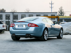 2012款R 5.0L V8机械增压硬顶版 整体外观
