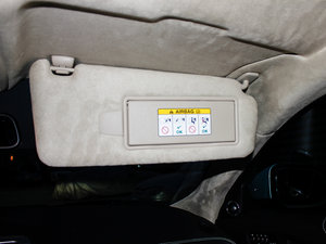 2012款R 5.0L V8机械增压硬顶版 空间座椅