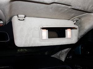 2012款R 5.0L V8机械增压硬顶版 空间座椅