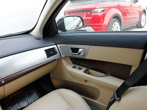 2013款3.0T 风华版 中控区