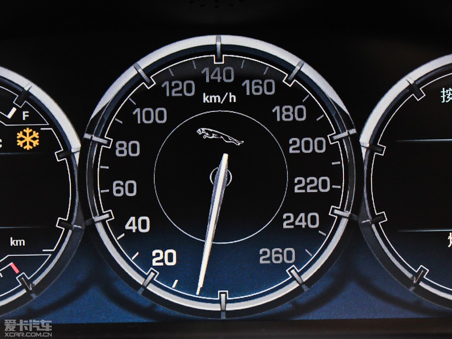 2013ݱXJ L 3.0T V6 SCŞ̄(w)