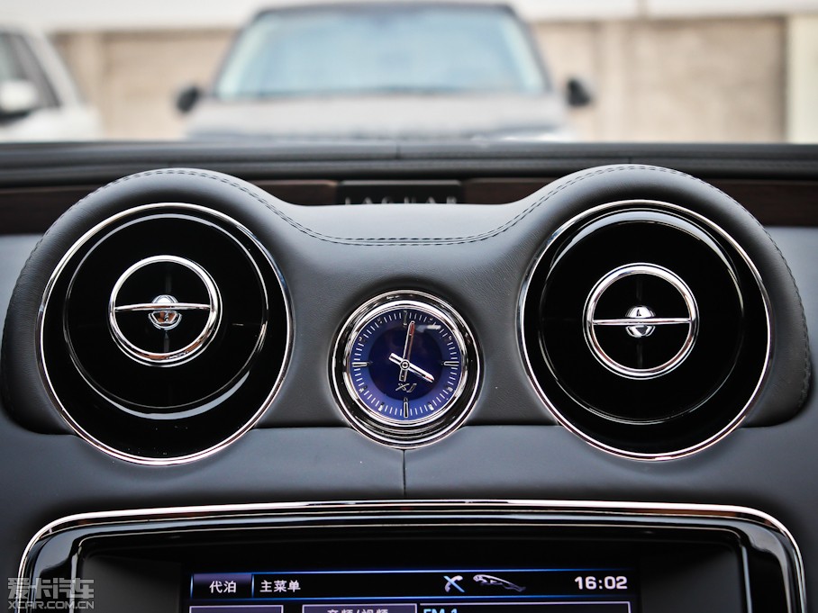 2013ݱXJ L 3.0T V6 SCŞ̄(w)