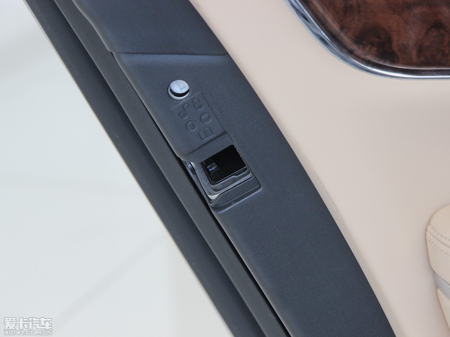 2013ݱXJ L 3.0T V6 SCŞ̄հ