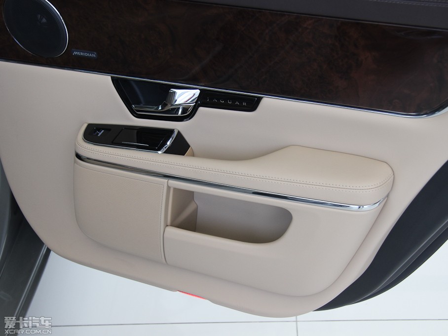 2013ݱXJ L 3.0T V6 SC(q)Ş̄(w)