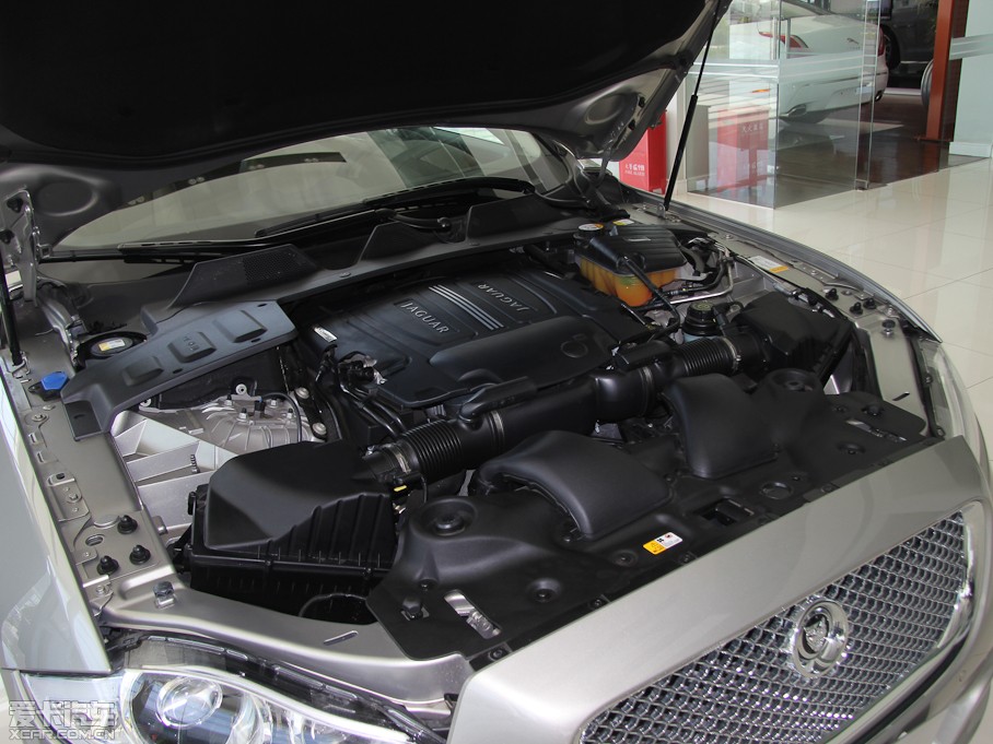 2013ݱXJ L 3.0T V6 SC(q)Ş̄(w)