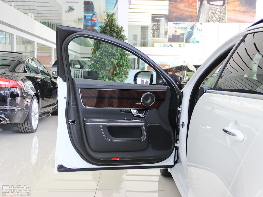 2013ݱXJ L 5.0T V8 SCp儓 4