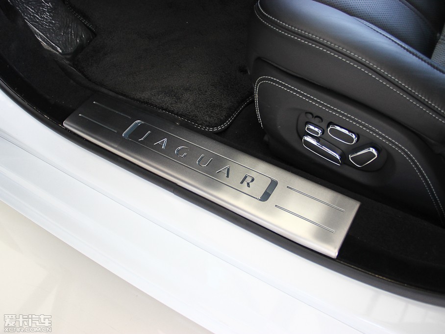 2013ݱXJ L 5.0T V8 SCp儓 4