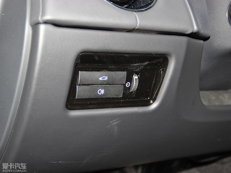 2013ݱXJ L 5.0T V8 SCp儓(chung) 4