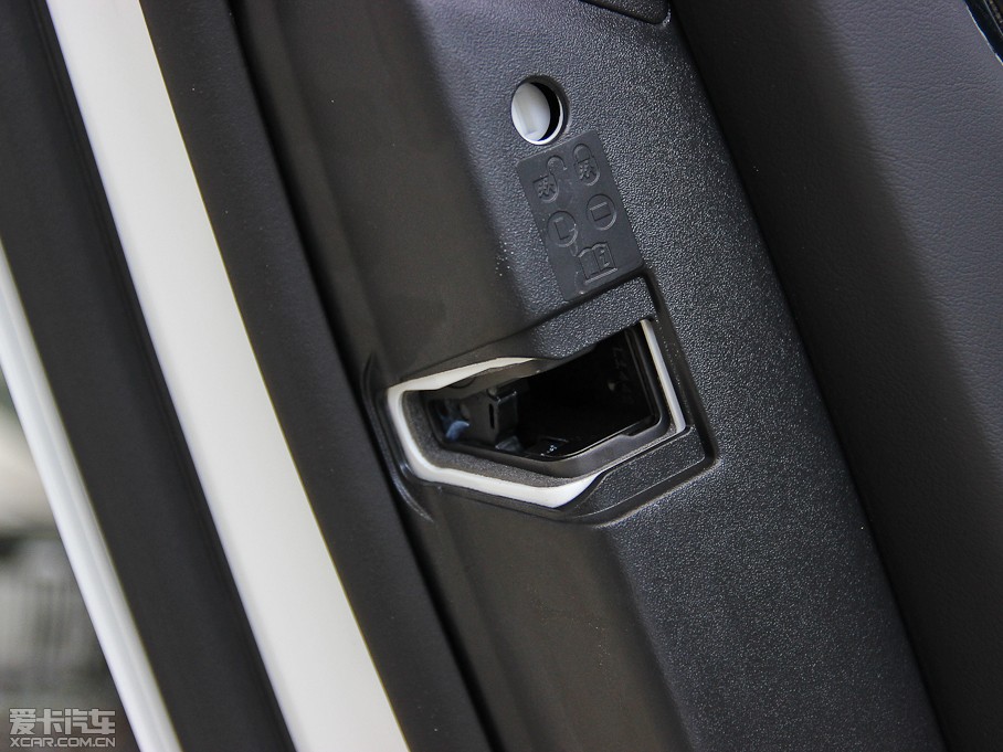 2013ݱXJ L 5.0T V8 SCp儓 4