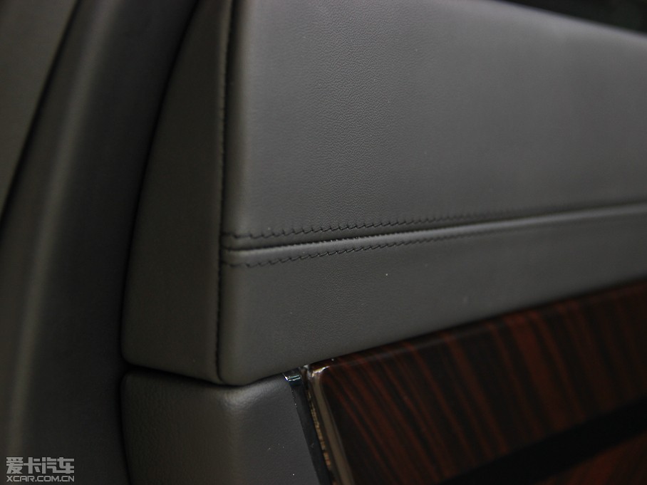 2013ݱXJ L 5.0T V8 SCp儓(chung) 4