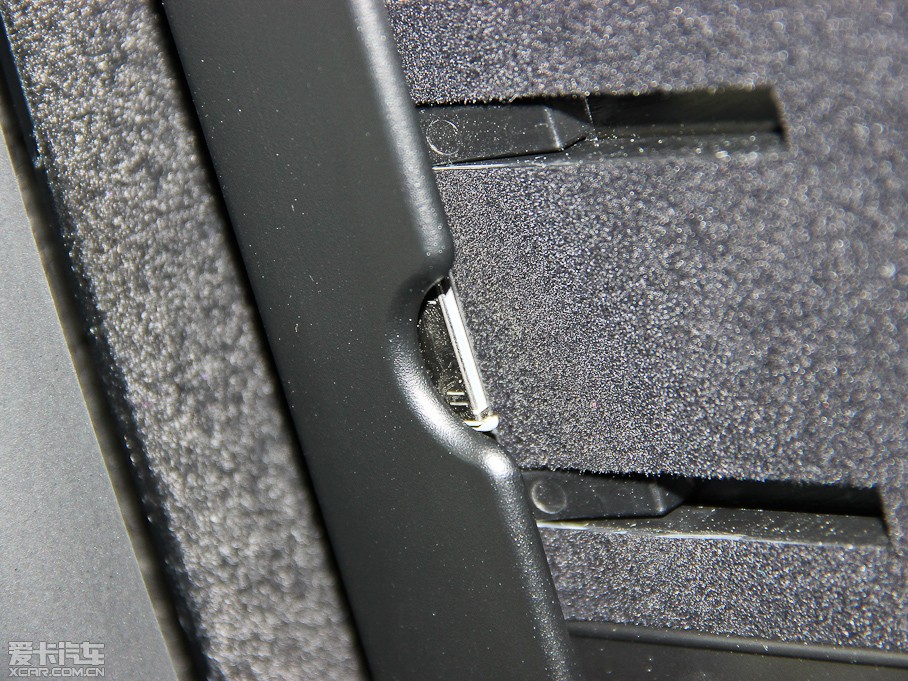 2013ݱXJ L 5.0T V8 SCp儓(chung) 4