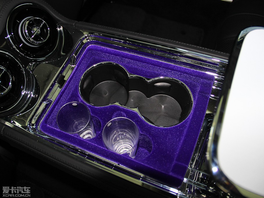 2013ݱXJ L 5.0T V8 SCp儓(chung) 4