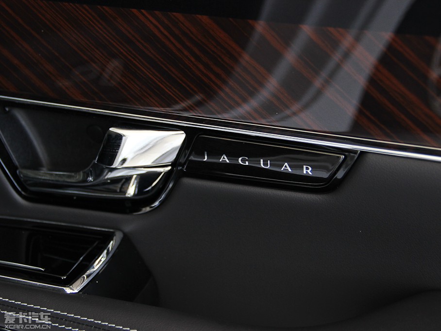 2013ݱXJ L 5.0T V8 SCp儓(chung) 4